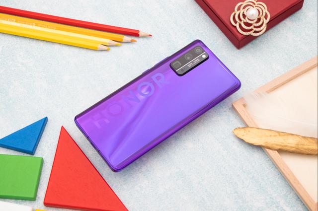 有颜有身材荣耀30pro霓影紫外观赏析潮流单品名副其实