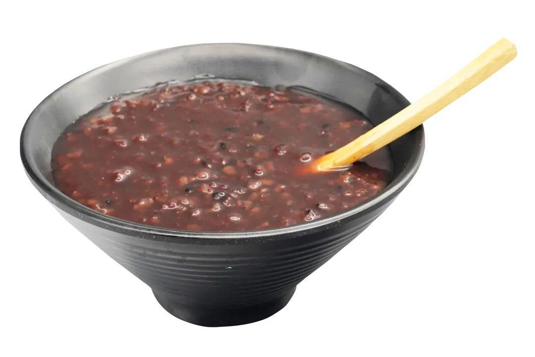 三黑糊:取少许黑豆,黑米,黑芝麻一起放入豆浆机中打碎,再放入锅中煮20