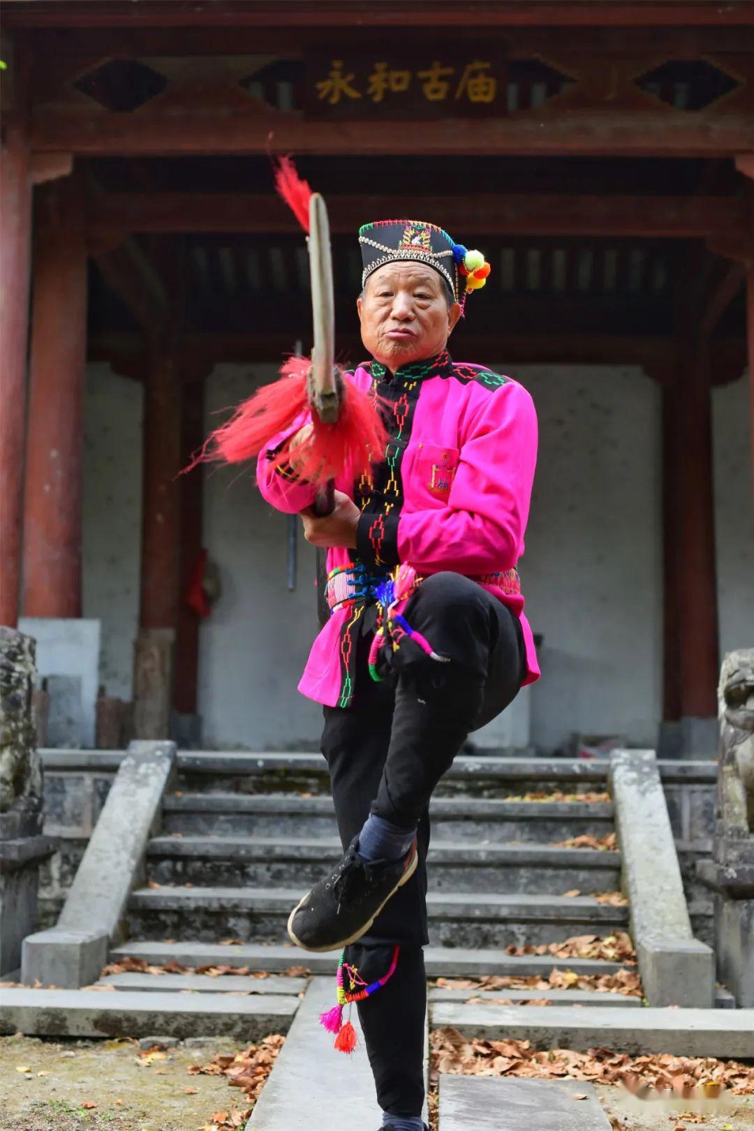 探访少数民族传统体育——刀术