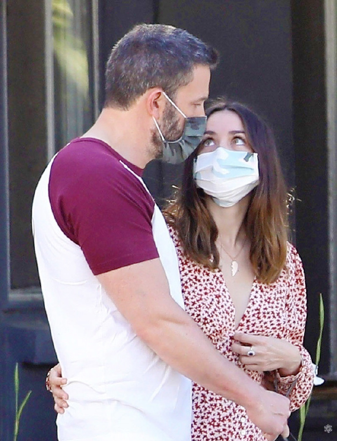 大本ben affleck 和 安娜 街拍,小裙子甜色调