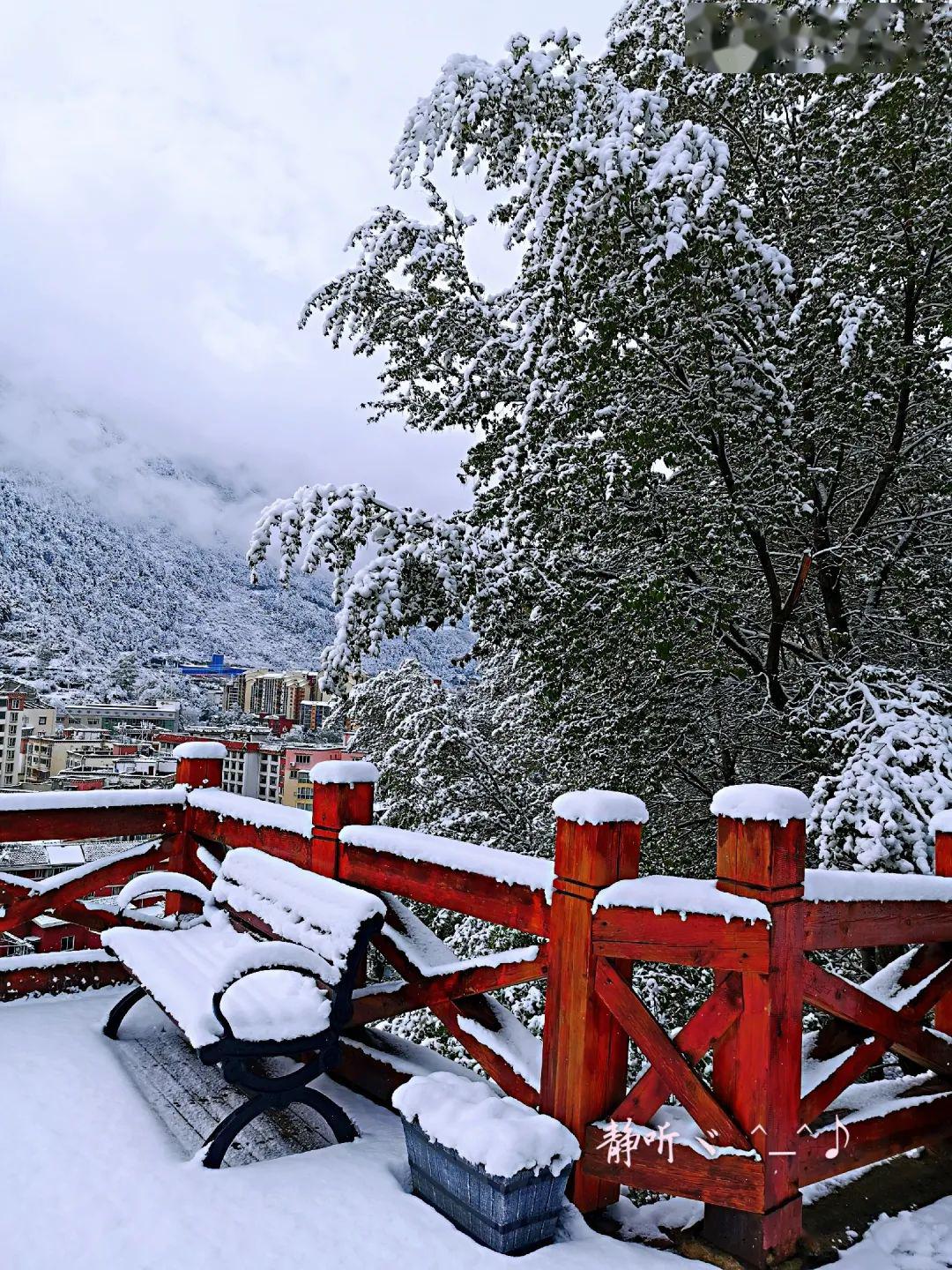 康定雪景图片图片