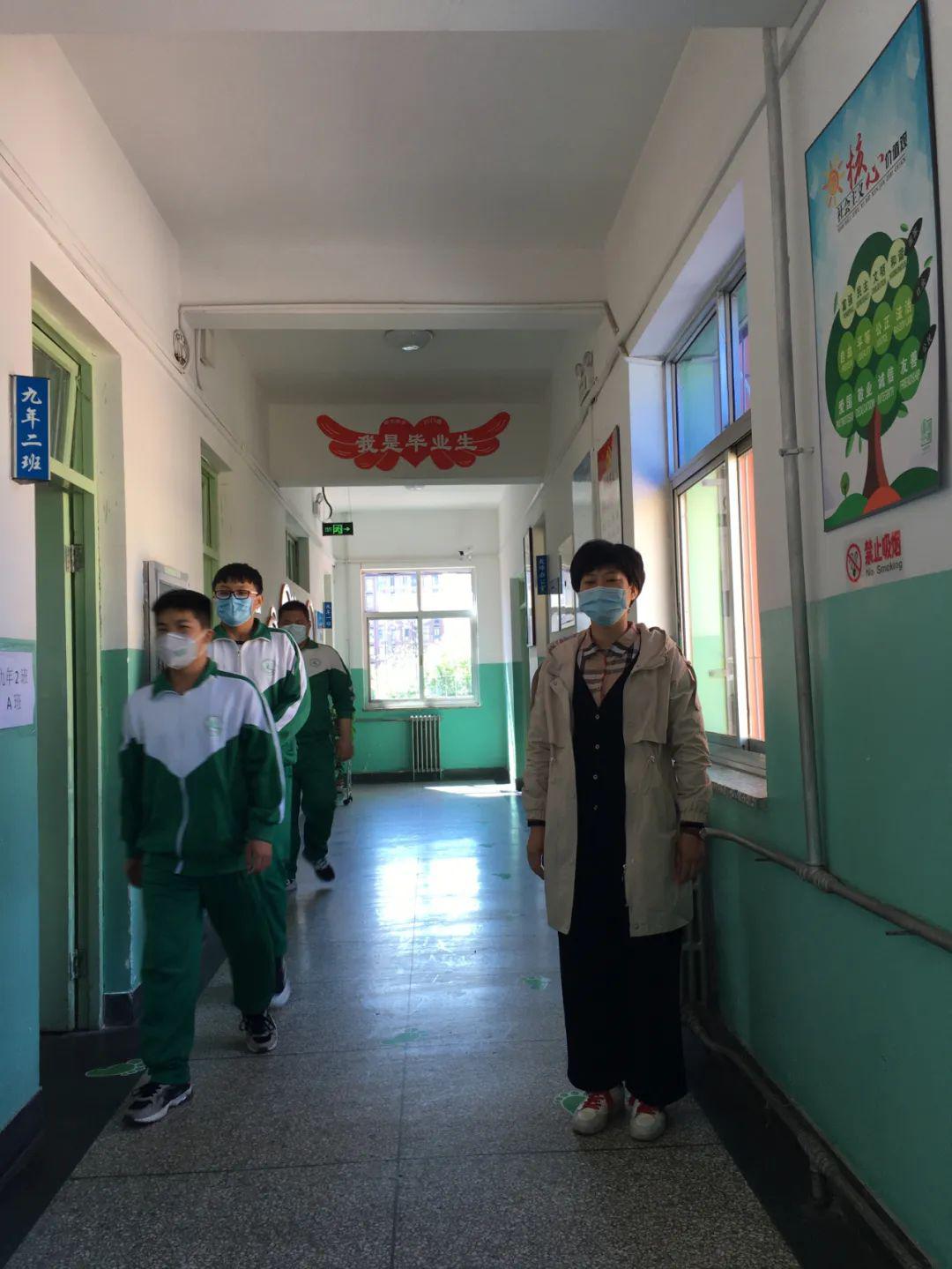 西青区中北中学返校复课第一周防疫教学两不误为中考冲刺