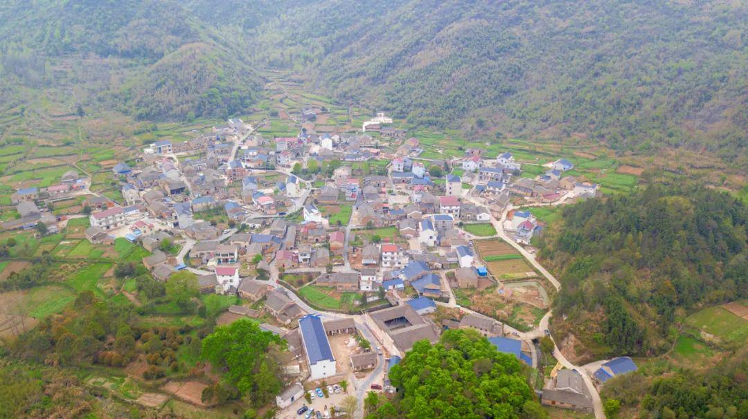 又叫金家村,位於安徽省東至縣花園鄉的深山峽谷中,總面積2.