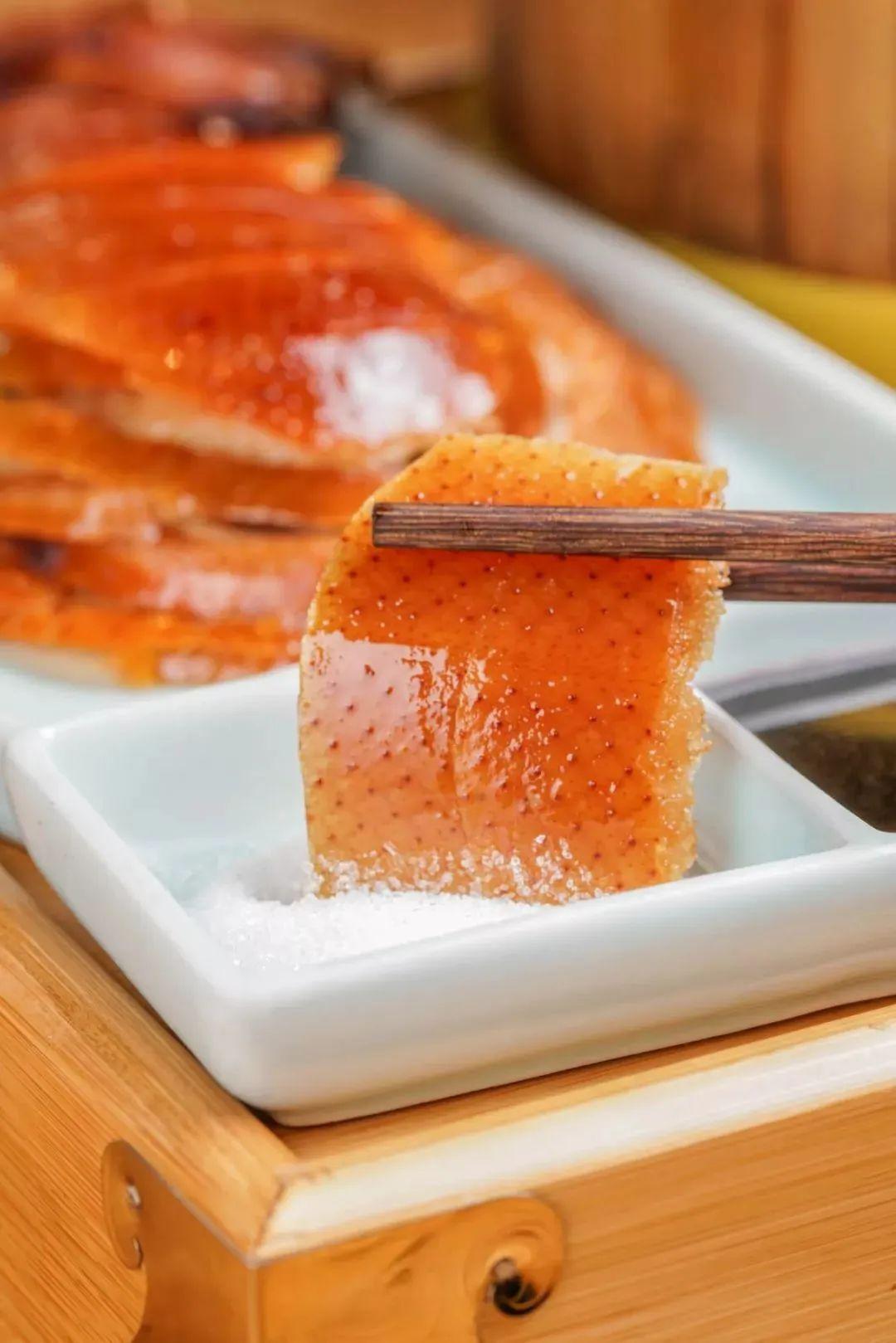枣红的外衣蓬松的鸭饼~