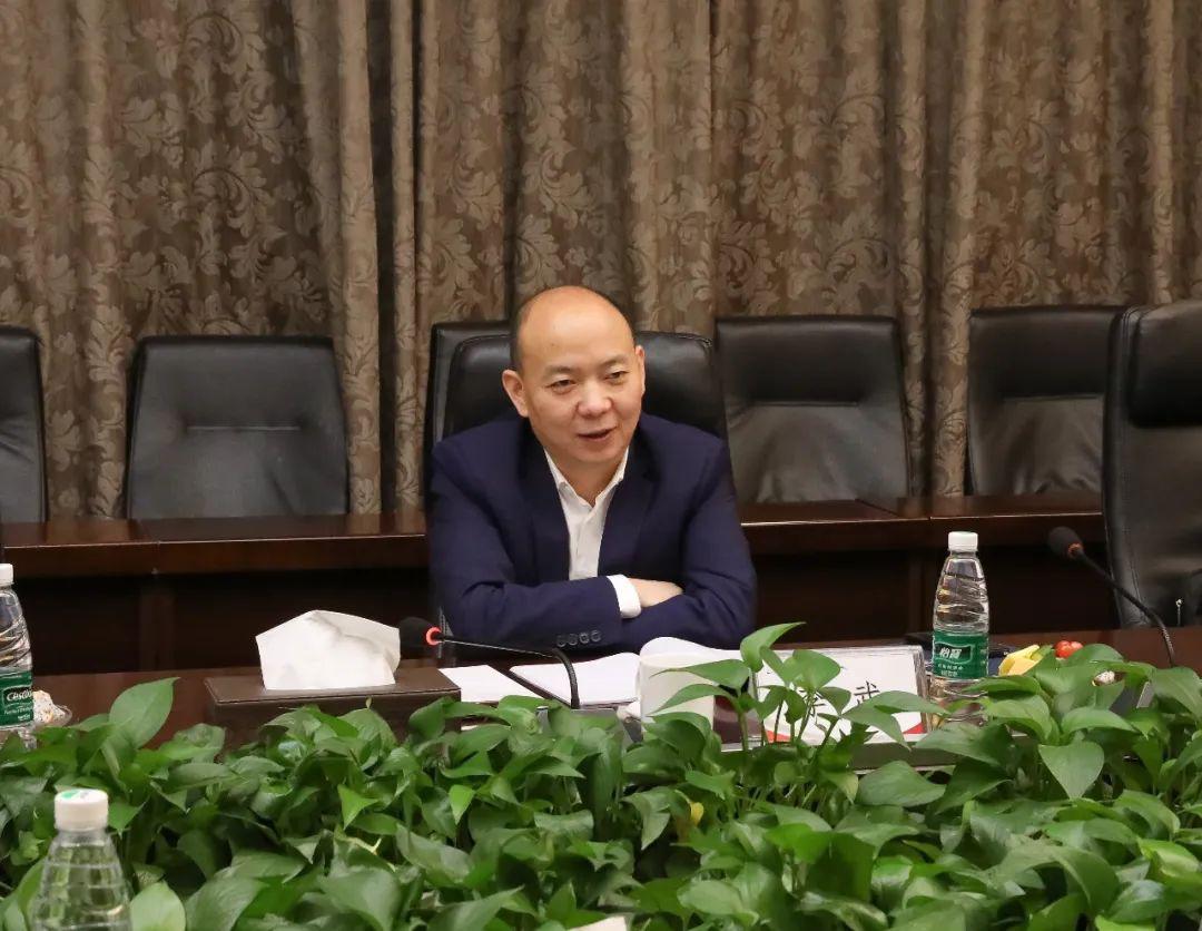 培育白酒专属渠道开拓合作机遇仁怀酒投公司到贵阳西南国际商贸城参观
