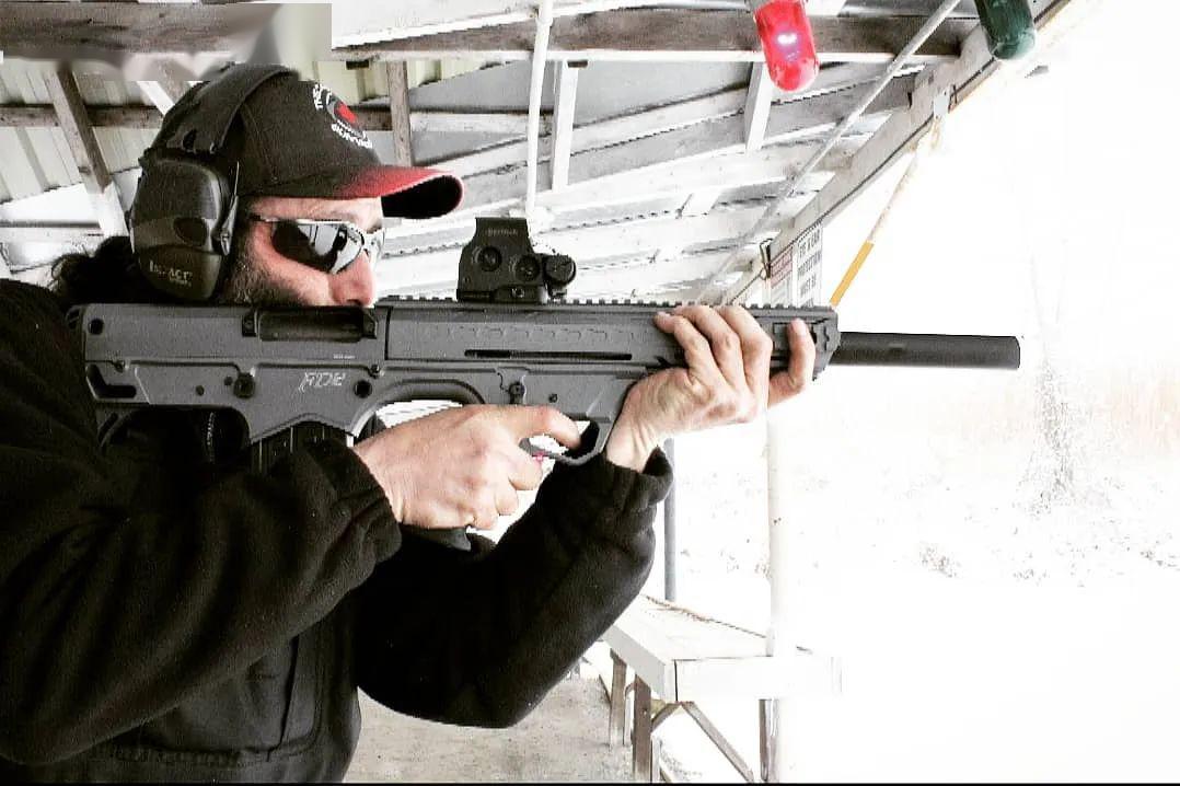 与众不同的喷子huntgroupfd12无托霰弹枪图集