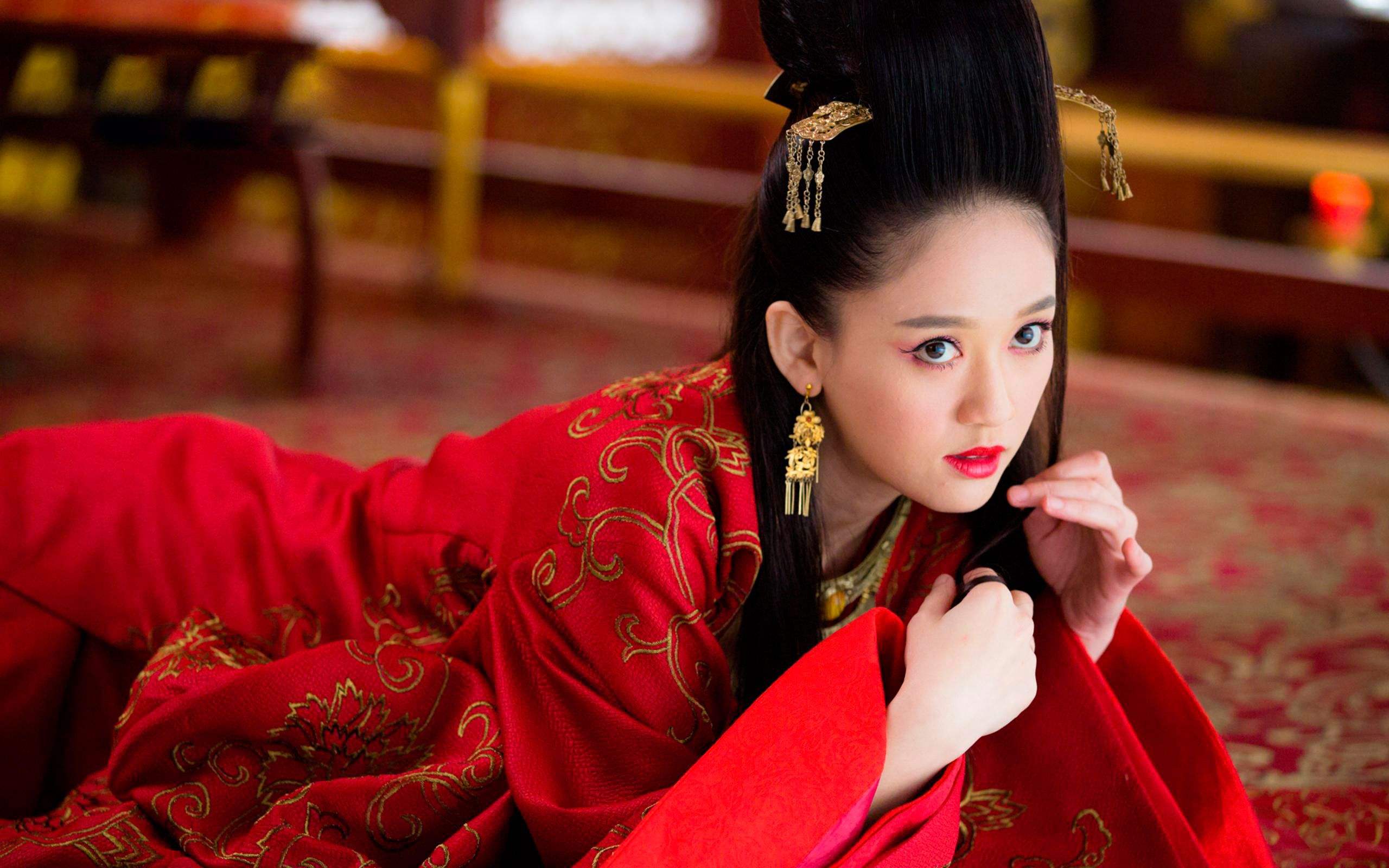 落到鬼吹灯手里有多惨好好的女神变成了女汉子