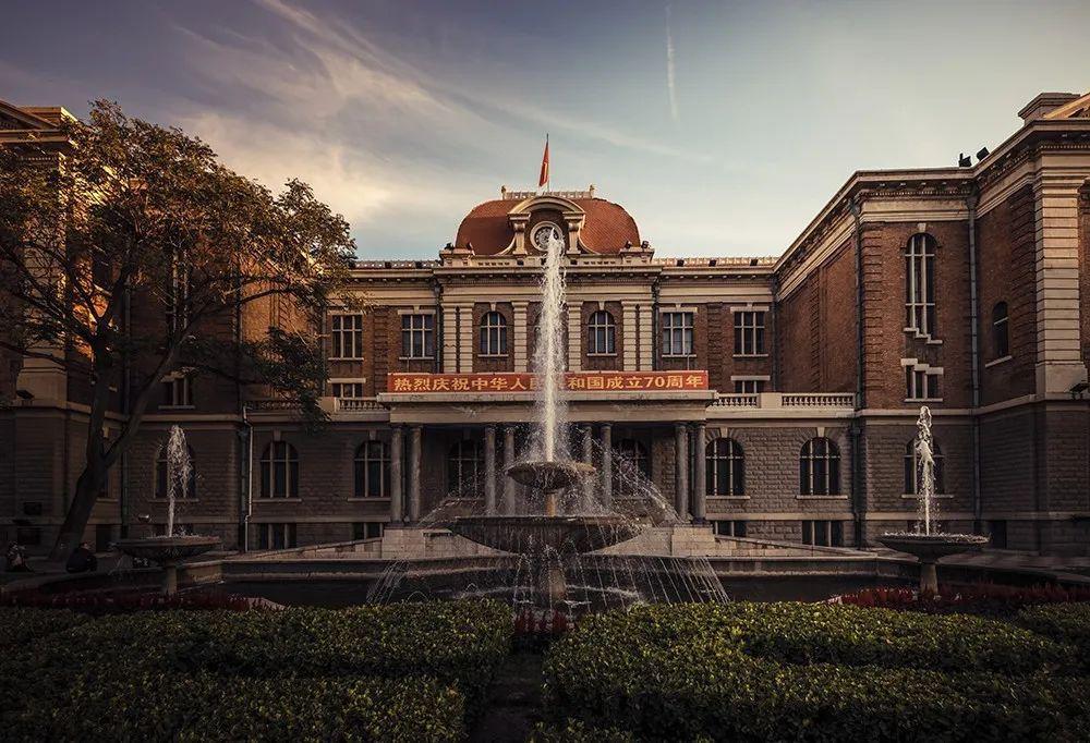 会讲故事的小洋楼——外国语大学_天津
