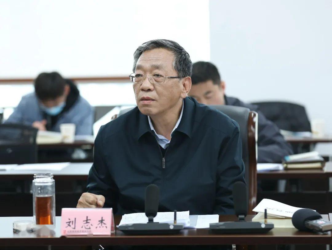 读书日掷地有声山西第一书记故事出版推介座谈会在太原举行