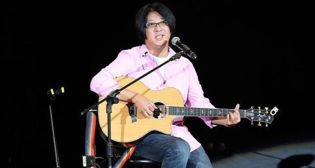 不知道大家是否还记得当年she演唱的那首《听袁惟仁弹吉他,当时,这