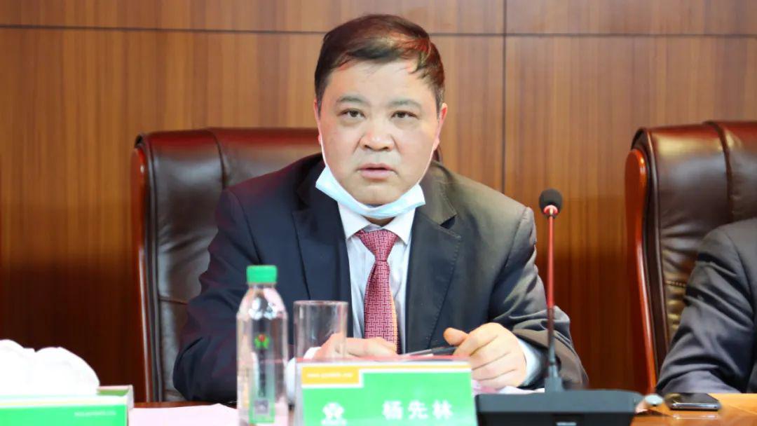 李继明在讲话时指出,大方农商银行2019年各项工作实现了稳中有进,取得