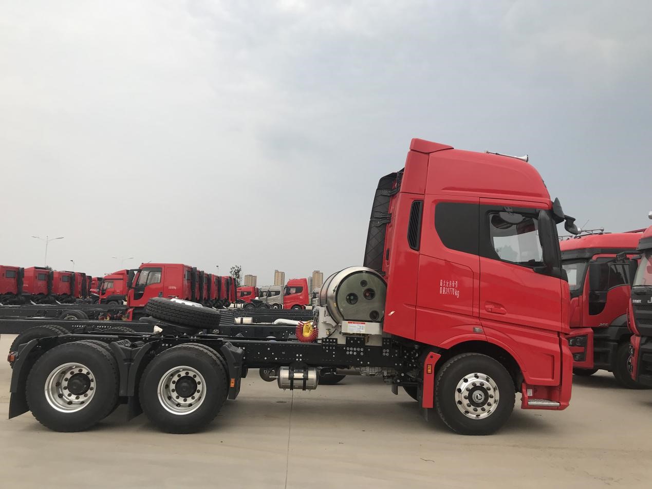 安全高效,省油有劲,这款国六重卡不一般