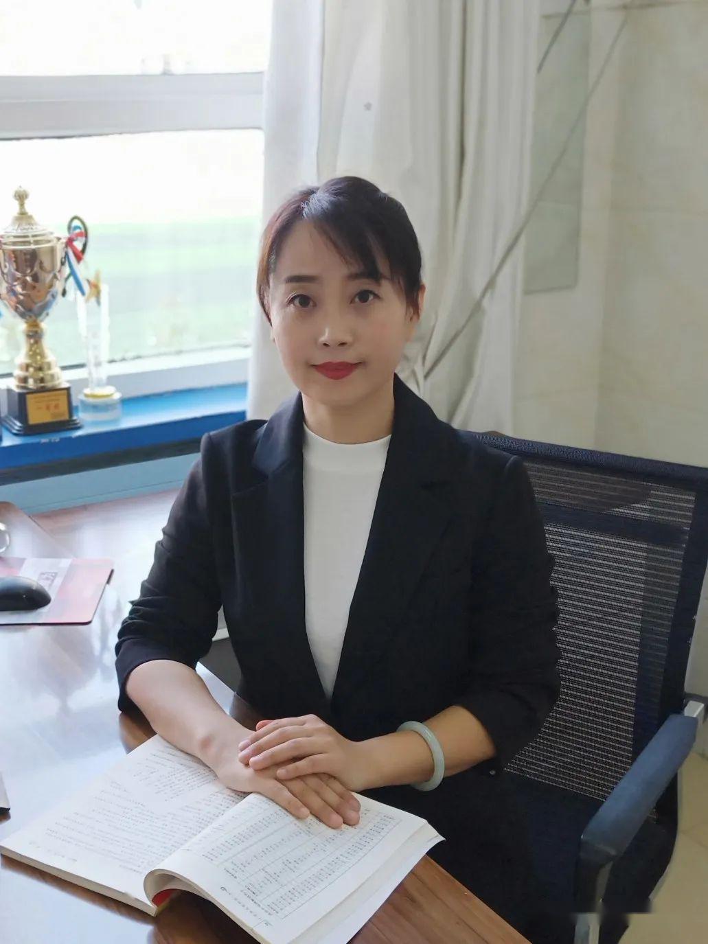 冀英学校王庆丰校长是全国优秀教师,河北省优秀校长,曾任保定市教委副