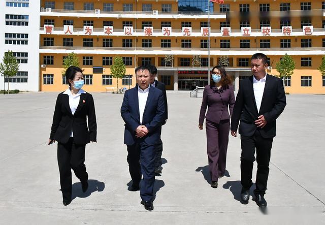 庞明明深入古县三中检查指导初三开学筹备工作