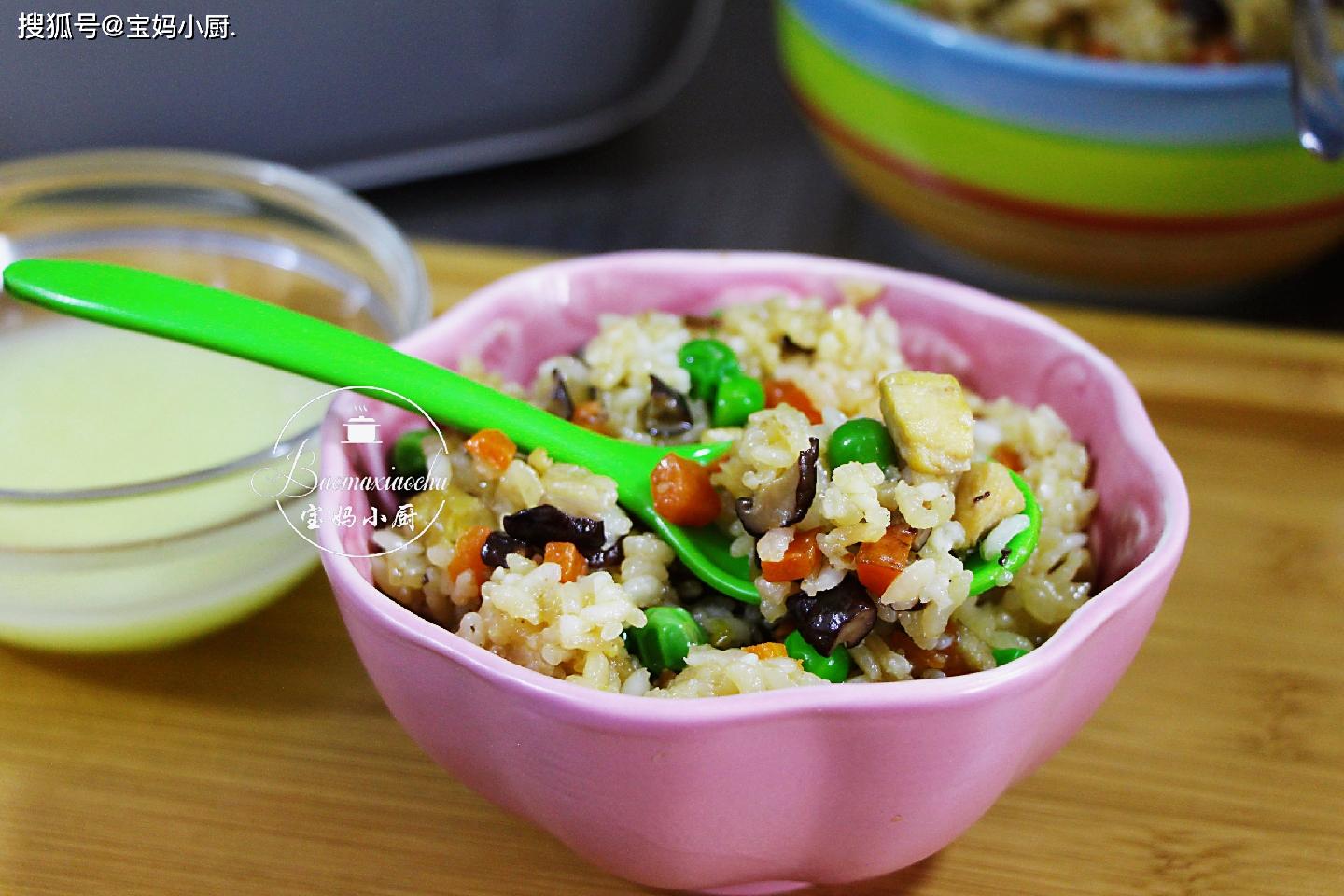 孩子要常吃的焖米饭,肉菜一锅味道香,春天长身体正需要