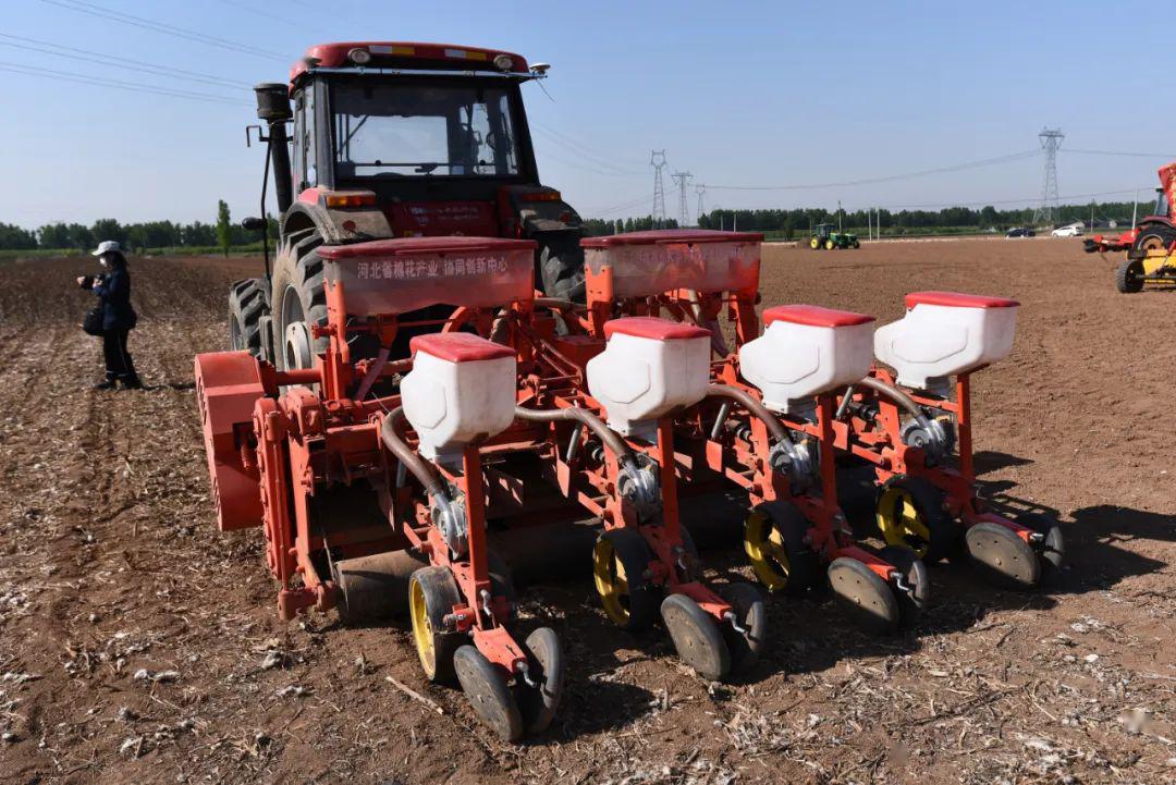 棉花播种机械覆膜播种机械水肥一体化机械灌溉机械深松机械