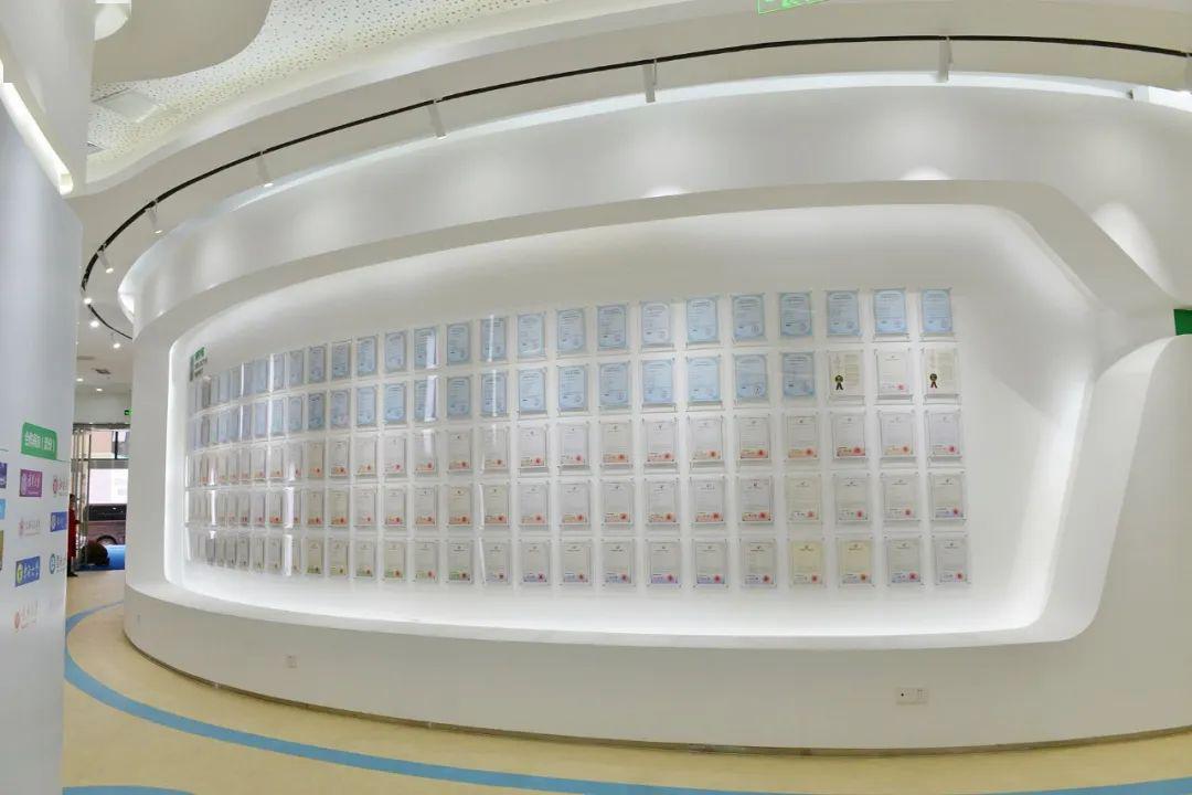 被评为国家知识产权示范企业数次获得市级发明专利奖,中国专利奖获"