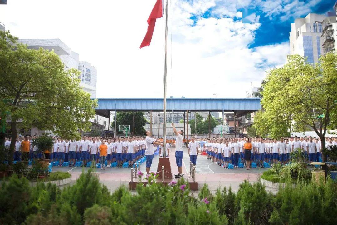 华伦中学现在有两个校区,一个是位于福州市台江区上墩里3号的台江校区