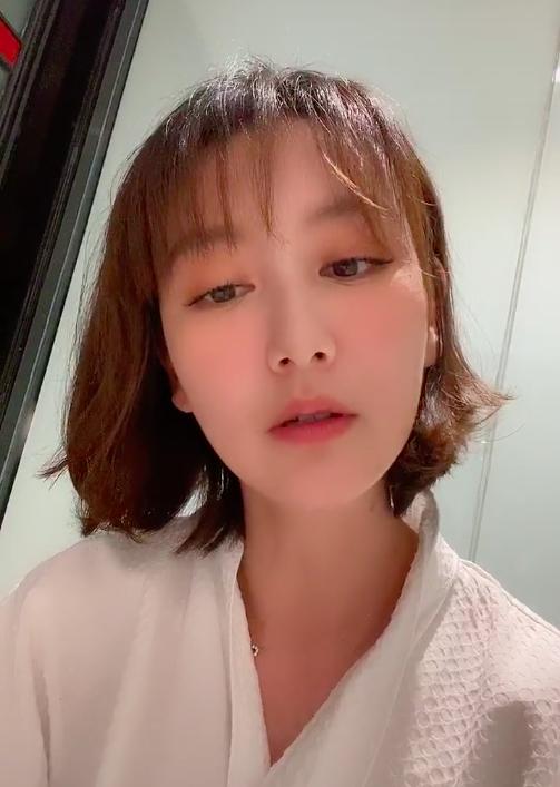 周扬青与罗志祥恋爱九年,却在被传即将步入婚姻的时候突然宣告分手