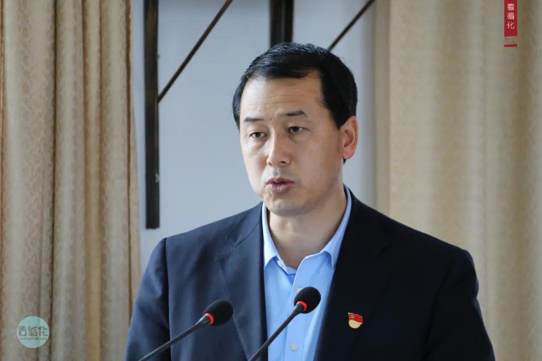 街子镇政府镇长马建兵作表态发言查汗都斯乡党委书记陈国华作表态发言