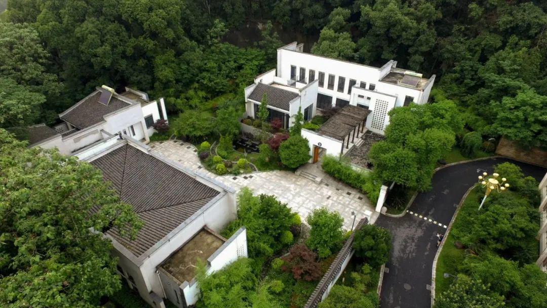 五一出游到东航云逸酒店享受满园春色