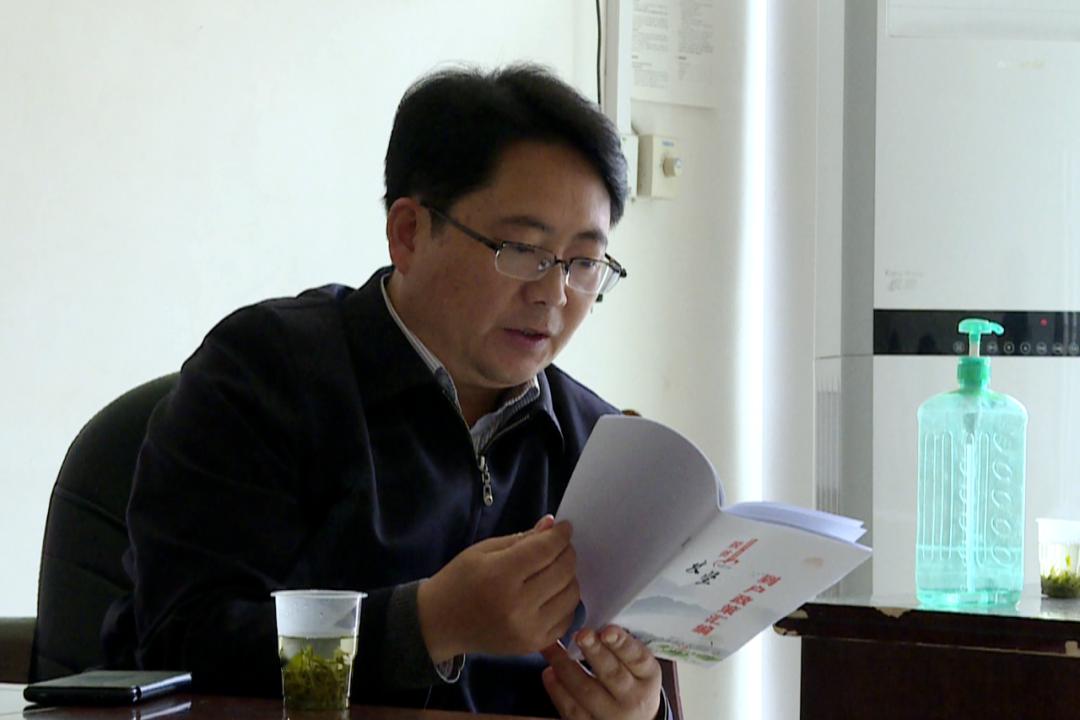 县委书记令狐绍辉督导脱贫攻坚工作