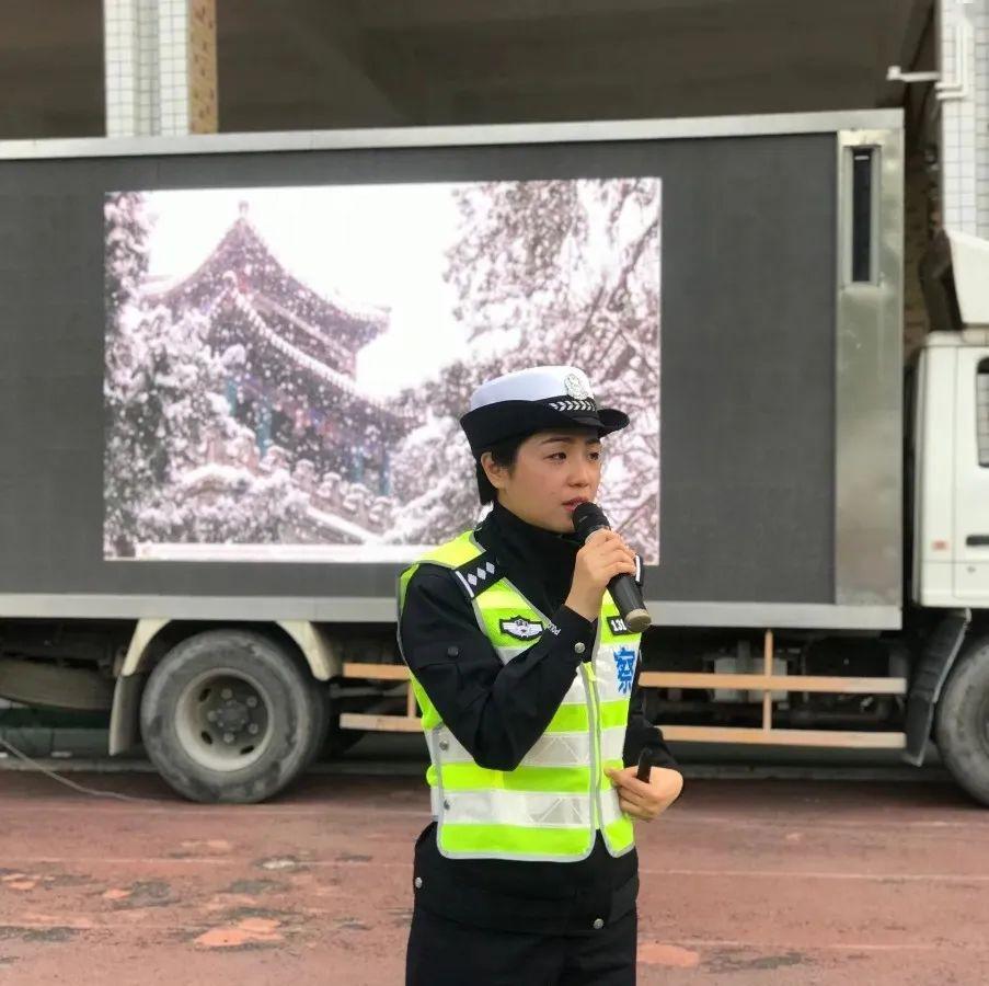 惠州交警刘警官惠州市公安局交警支队民警刘晓蔚是公安部交通管理局"