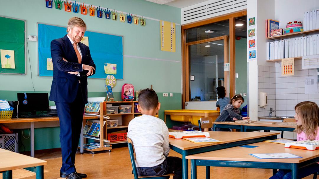 荷兰小学统统5月11日开学