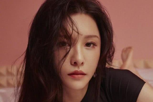 阿冷男人装照片出炉,这身材堪称完美,我朋友又好了