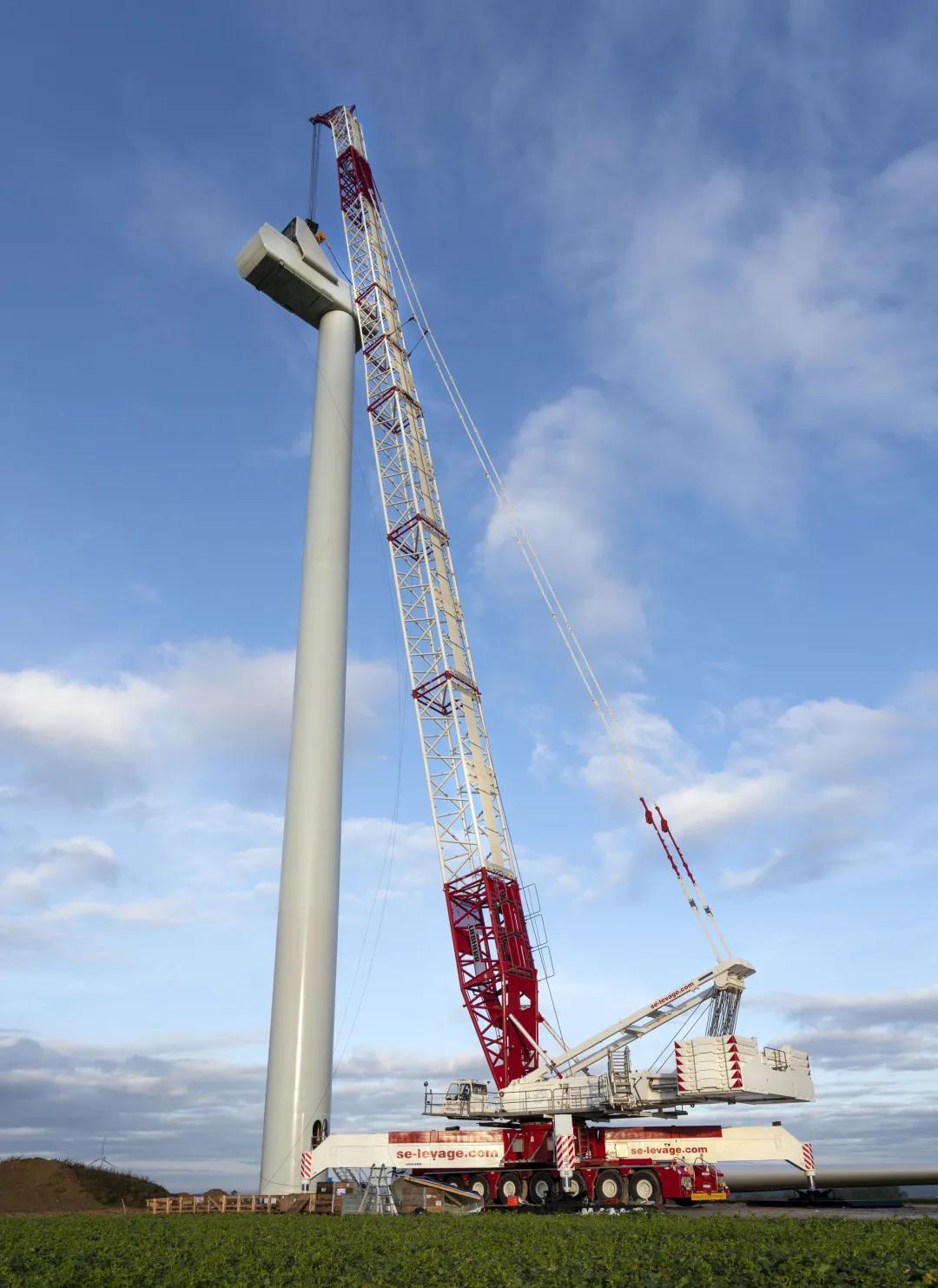 e levage公司的二手起重机lg 1750成功快速地完成风场安装工作_吊车