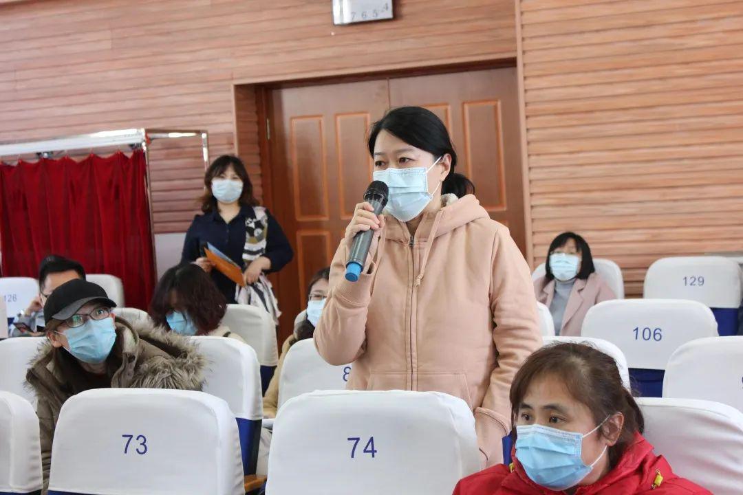 毕业学部的周华老师提出:针对学生学生不同的升学需求,如何实现个性化