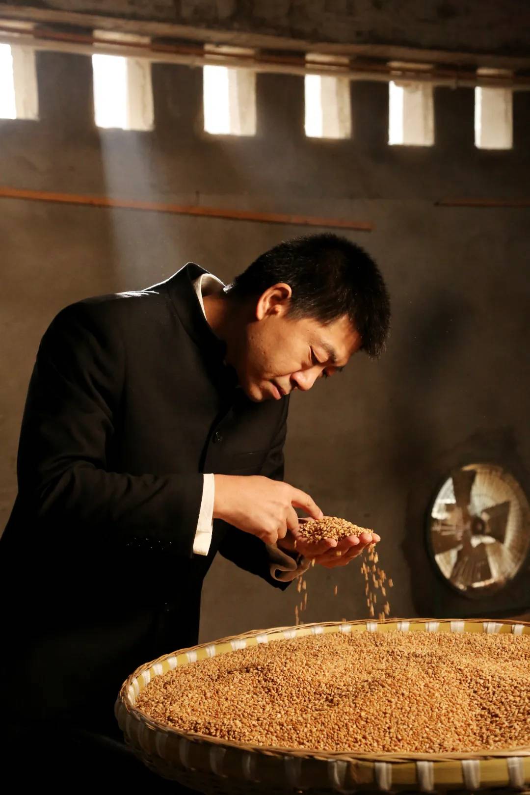 川酒文化杨官荣用心酿好酒