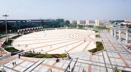 广场地砖原来是这样保养的