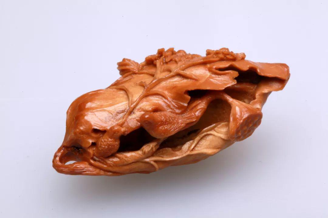 陈素英如果你对核雕艺术品和核雕技术感兴趣一定要去舟山核雕村感受