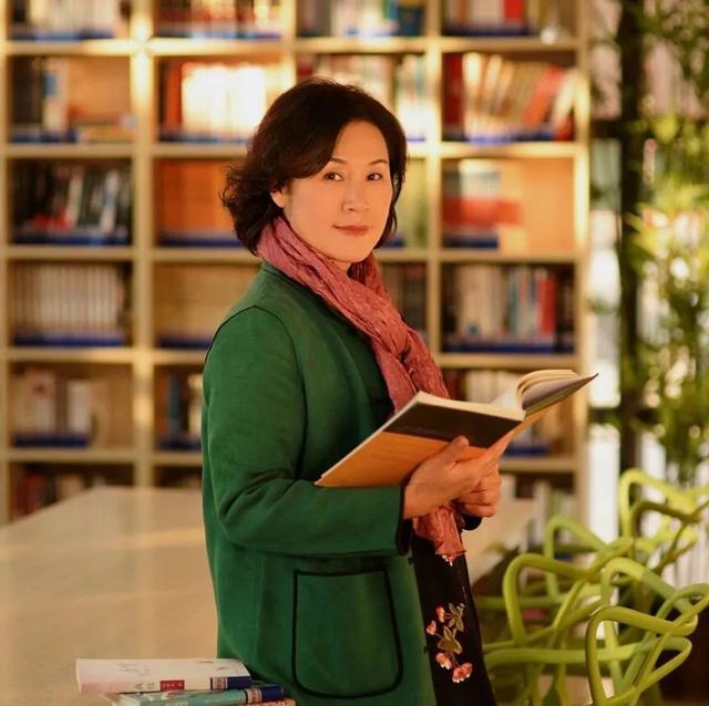 覃展龙防城港日报社编辑唐学丽(女)浦北县耕心社会工作服务中心主任