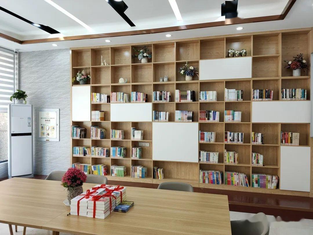 扬中市图书馆新联社区分馆成立啦