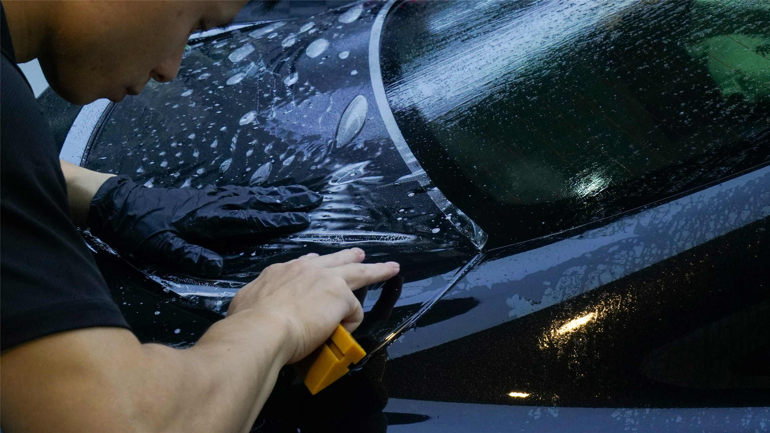 贴隐形车衣要怎么选择施工门店