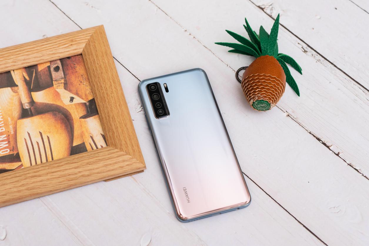 原创全新潮流美学工艺华为nova7se银月星辉图赏值得拥有