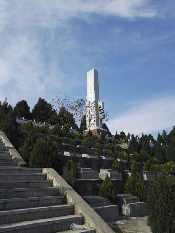 白雀园殉难烈士纪念碑图片