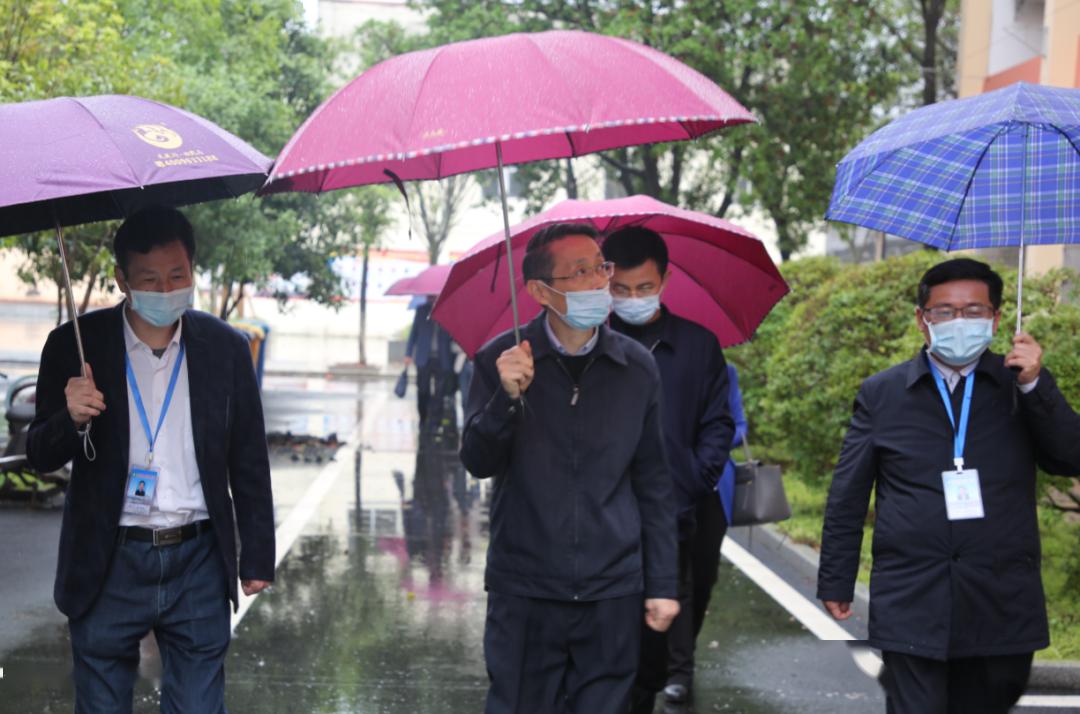 樟树市委副书记王方大,樟树市领导杨森林,袁宝珍,熊春华,学院领导张辉