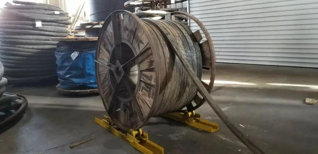 敷设电缆是电气检修工作人员常见的一项工作,每次敷设电缆时,工作量