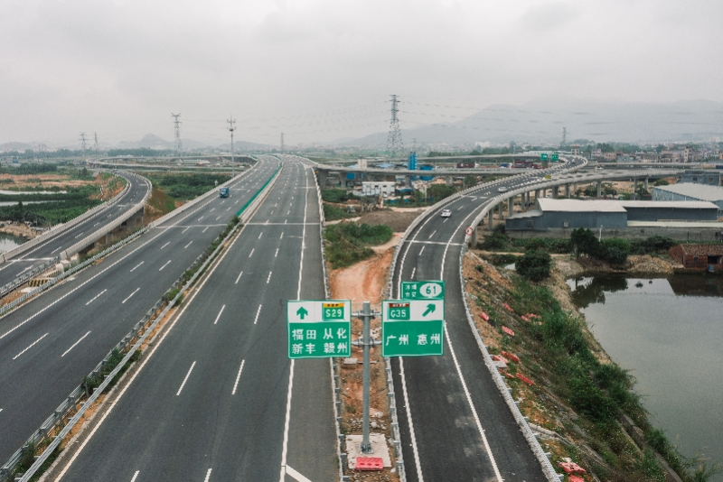 从莞深高速公路图片