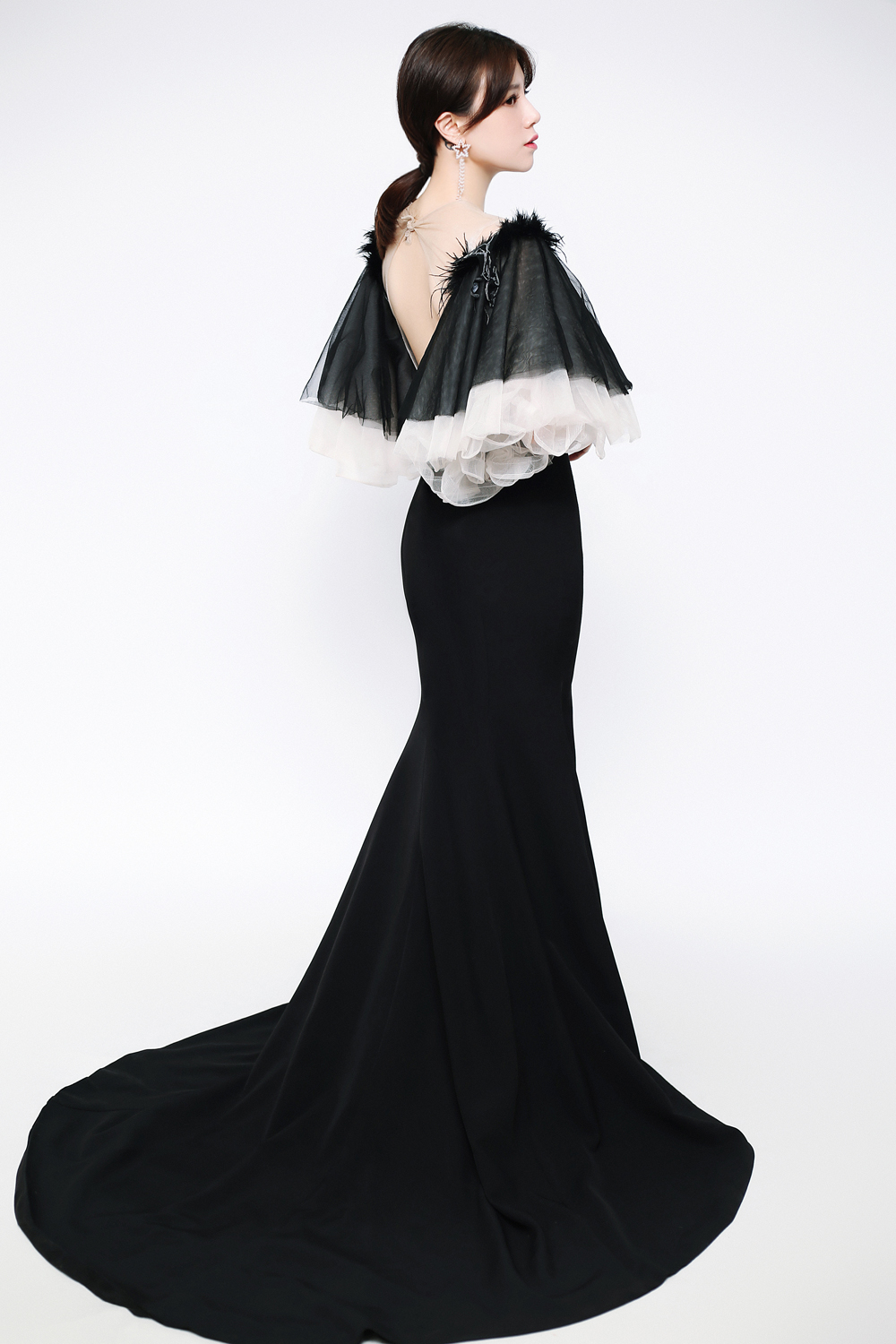 陈嘉琦新歌如果首播敢爱敢恨展现创作能力