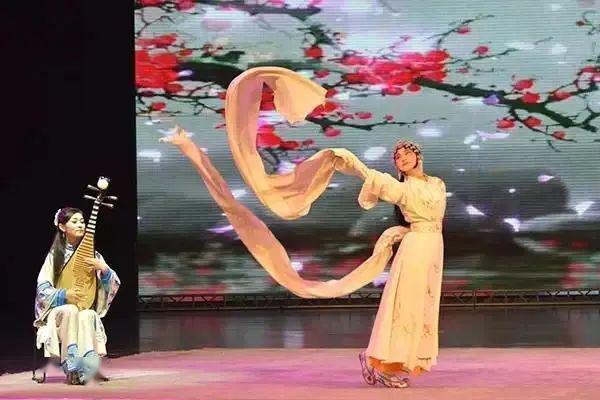 视频戏曲小课堂六分钟教你学会甩水袖