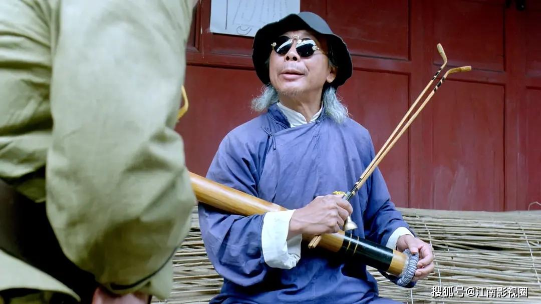 比较让人记得住的是在张卫健的电视剧《棋武士》中饰演血魔手