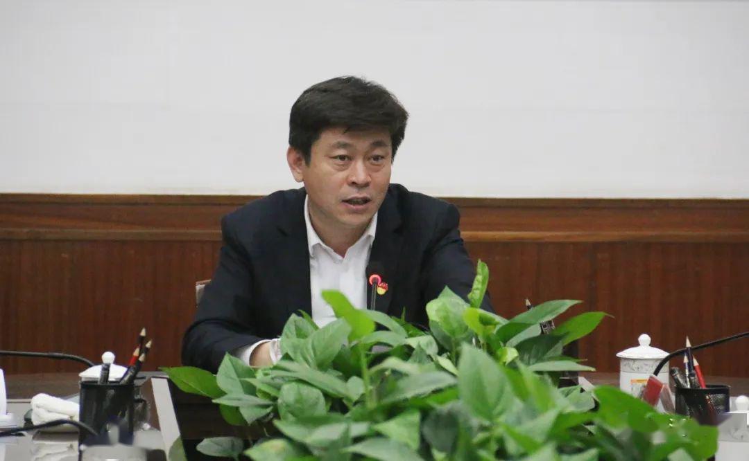 区委书记李哲主持召开十三届区委第125次常委会会议,研究讨论运城撤地