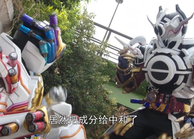 假面骑士e总演员玩梗:儿子过生日送build腰带 父慈子孝从小培养