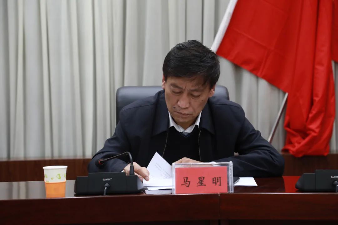 柳林农商银行在会上与山西金恒新材料科技有限公司现场签约,并就本行