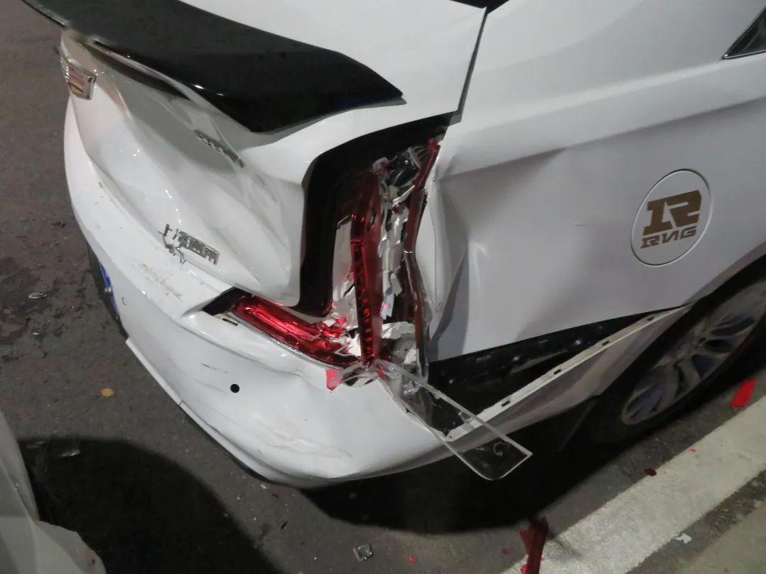 阳江吃酒佬一男子酒后追尾一部贵嘢赔都几十万