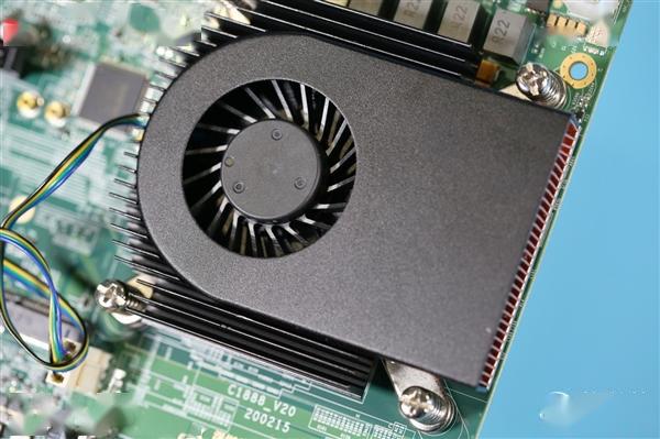 国产x86崛起兆芯kxu6780a八核处理器图赏